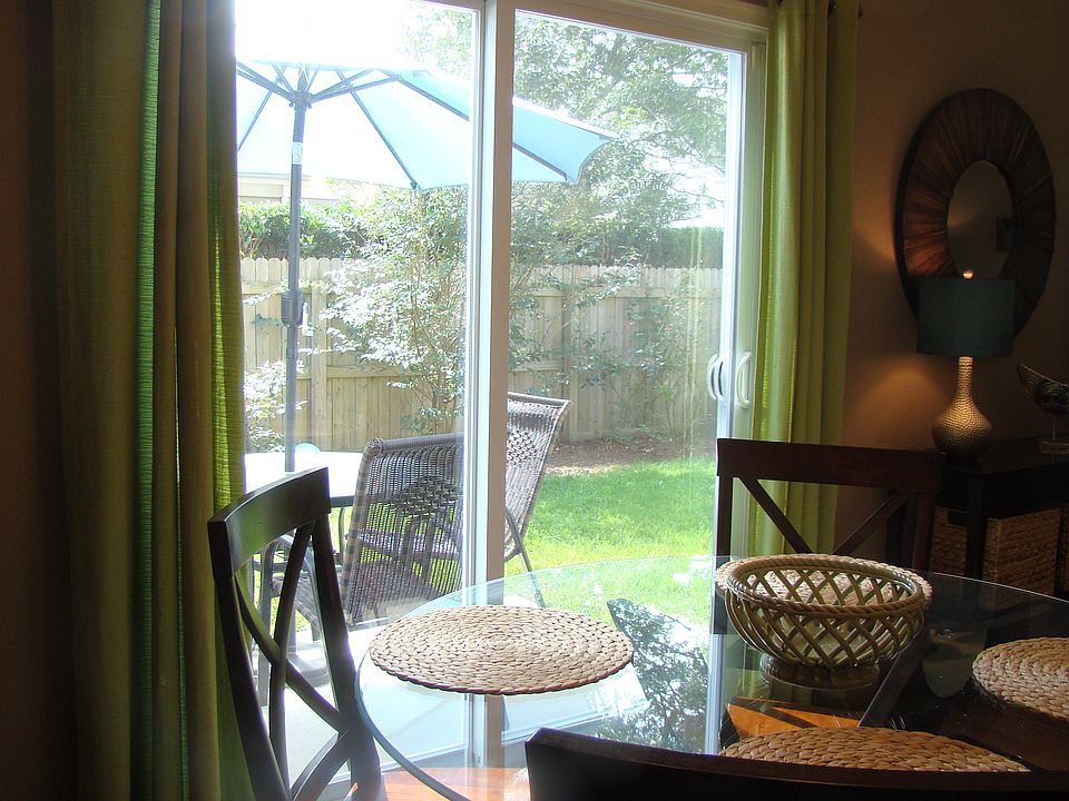2nd image of 825 Brightleaf Pl