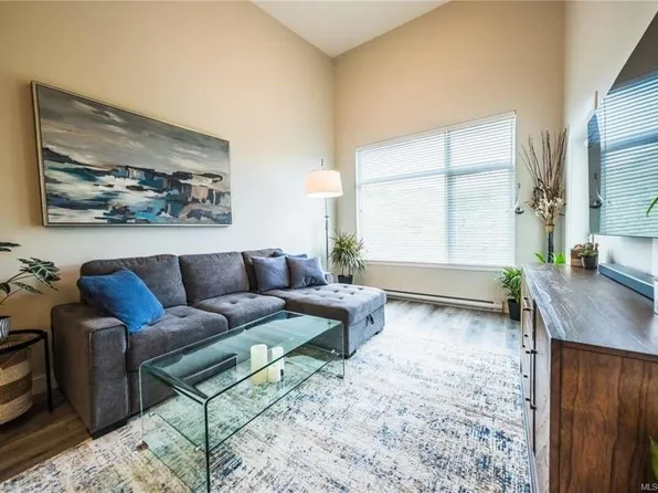 20 Barsby Ave #514, Nanaimo, BC V9R 0K4