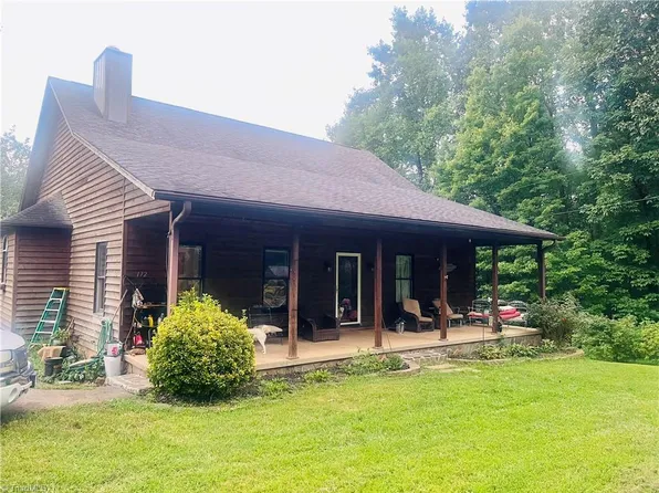 112 Ivy Hill Trl, Mount Airy, NC 27030