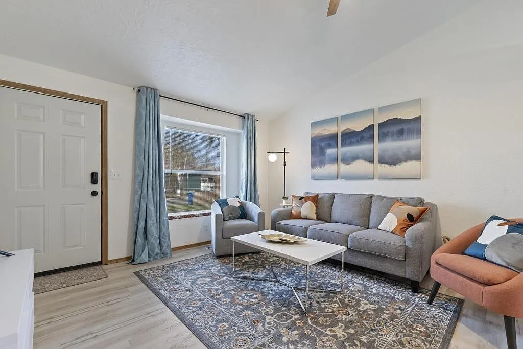 3425 W Glenn St — Photo 4