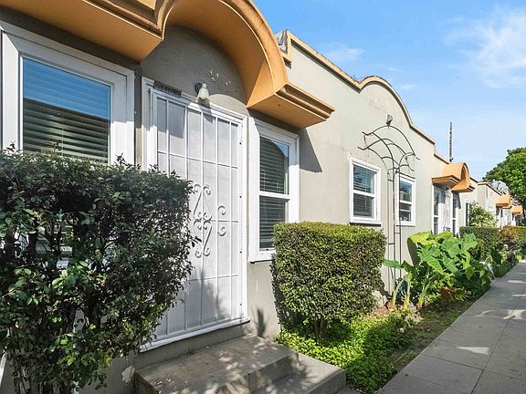 3rd image of 5414 Fountain Ave #5418