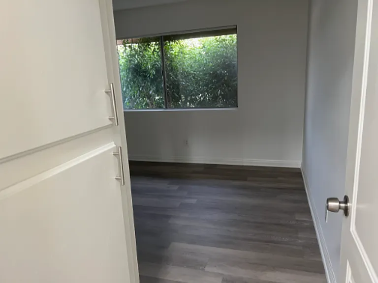 Woodside Garden Apartments — Photo 28