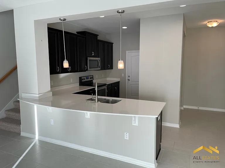 13532 Fountainbleau Dr — Photo 2