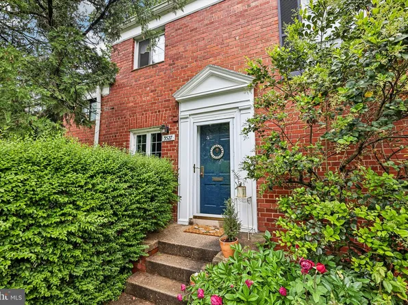 3527 Martha Custis Dr, Alexandria, VA 22302
