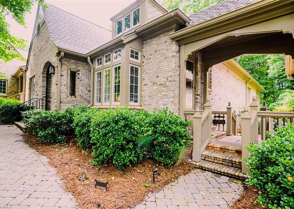 1st image of 18 Sturbridge Ln
