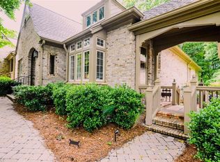 18 Sturbridge Ln, Greensboro, NC 27408