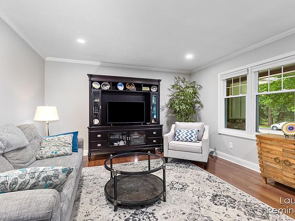 5th image of 6565 Tanglewood Dr SE