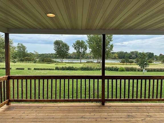 5th image of 300 Meadow Ln