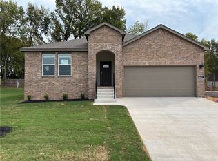 461 Maya Dr, Prairie Grove, AR 72753