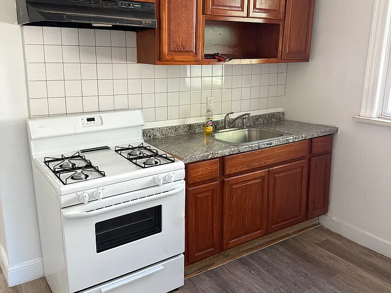 86-88 N 6th St #2 — Photo 5