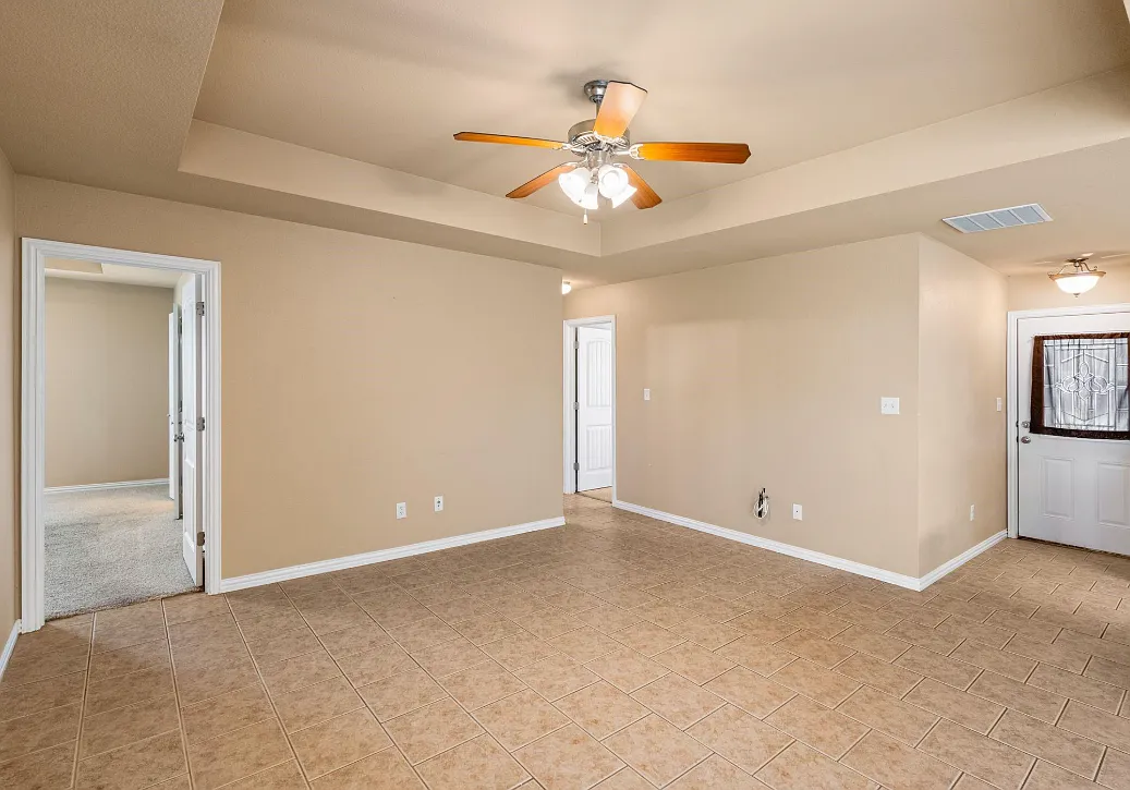 3 bed, 1191 sqft, $1,850 — Photo 2