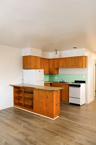 907 W A St Photo 1