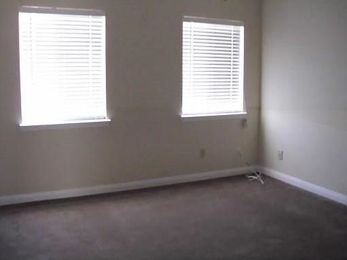 3rd image of 4135 Division St