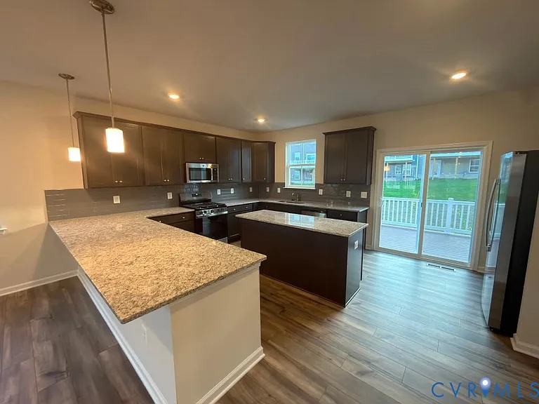 8760 Whitman Dr — Photo 10