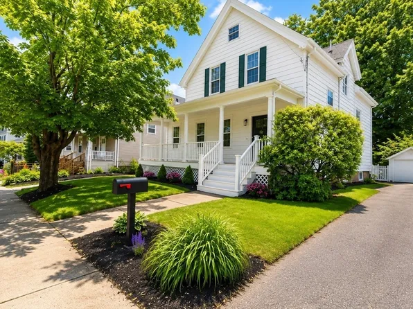 20 Hodges St, Attleboro, MA 02703