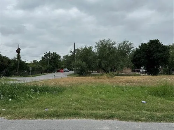 401 Conchita Dr, Hidalgo, TX 78557