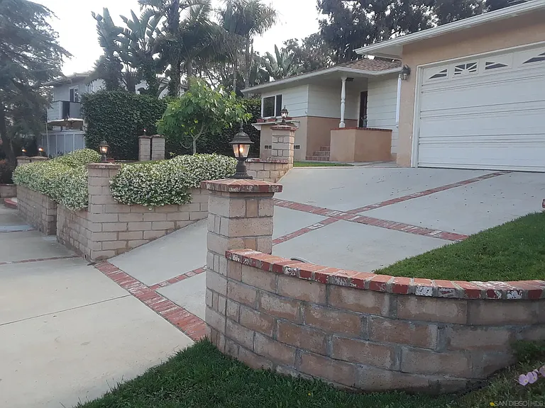 510 Tarento Dr — Photo 16
