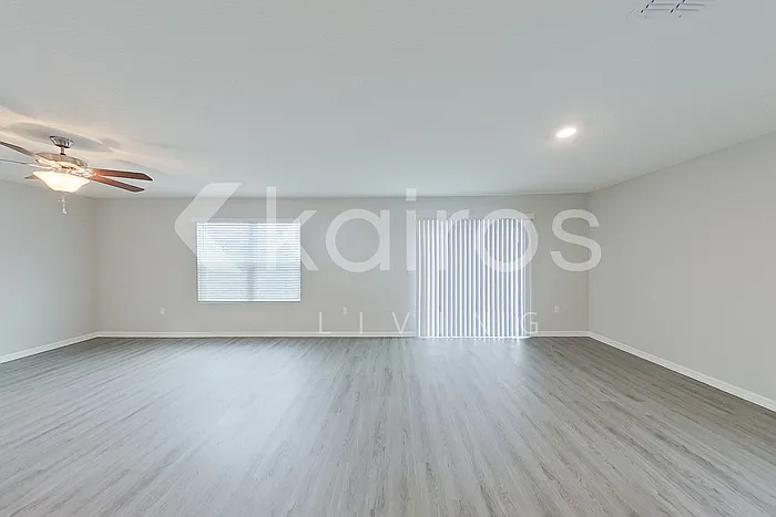 4 bed, 2.5 bath, 2176 sqft, $2,145 — Photo 4