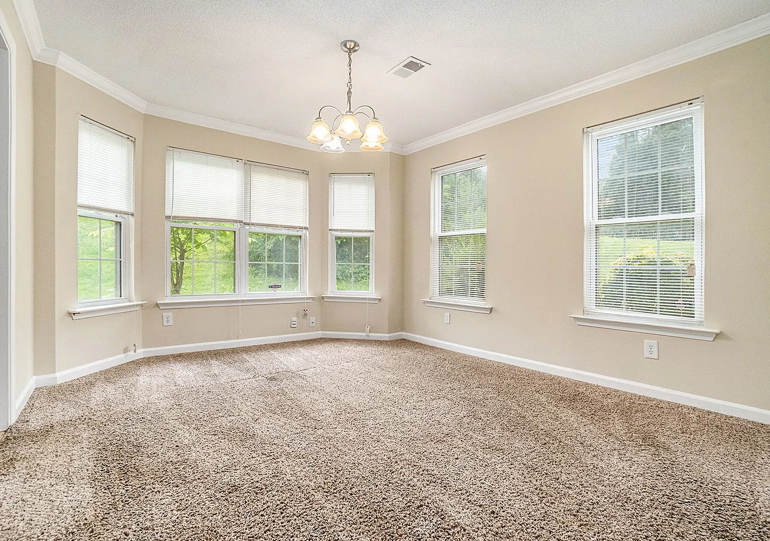 3 bedroom, 2.5 bath in Ellenwood — Photo 3