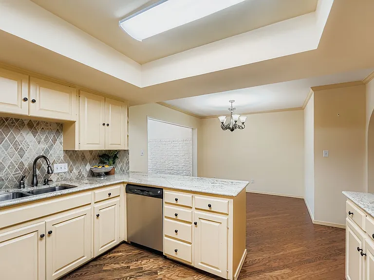 8104 East Ct — Photo 18