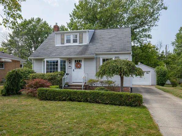 5142 Strawberry Ln, Willoughby, OH 44094