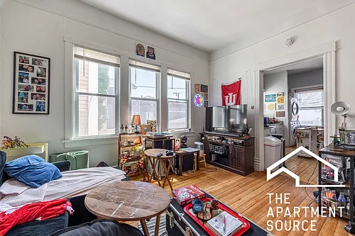 1245 W Barry Ave #B Photo 1