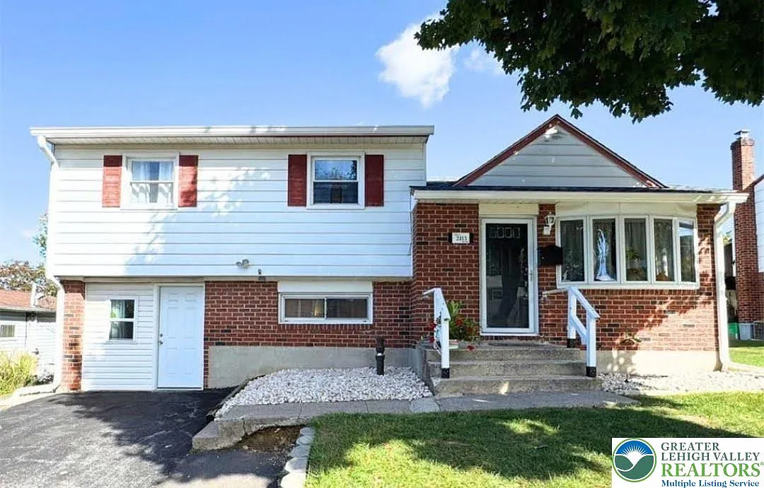 4 bed, 3336 sqft, $3,500 — Photo 1