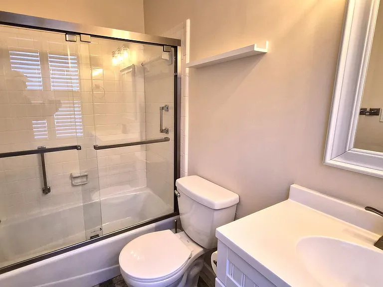 900 N Main St #19 — Photo 17