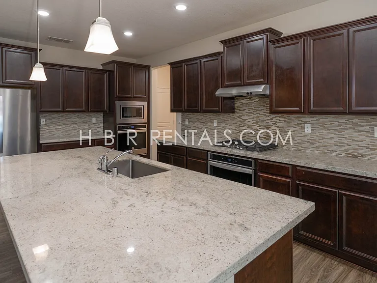 1496 Dairy Dr — Photo 7