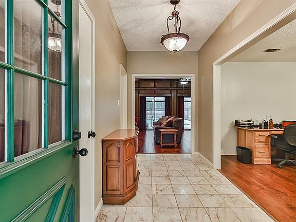 4th image of 120 Sequoia St