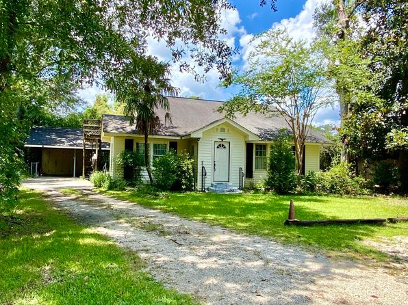 1903 Circle Dr, Picayune, MS 39466