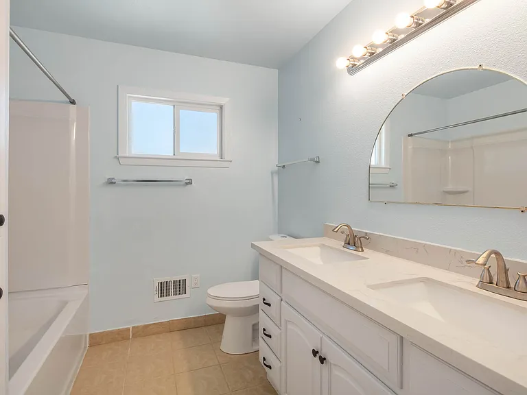 2225 Mount Whitney Dr — Photo 15