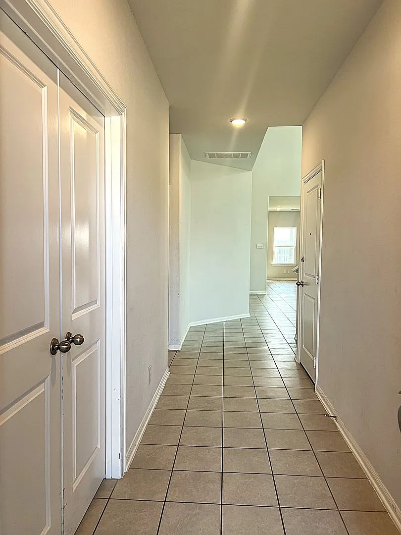 Plenty of space and close to everything — Photo 2