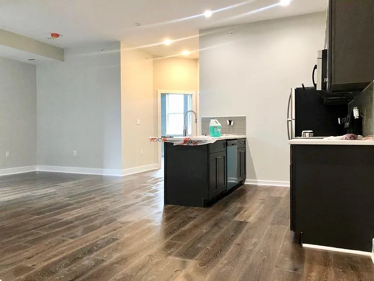 1229 N Franklin St #3R — Photo 5