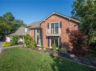 1351 Redfern Dr, Pittsburgh, PA 15241