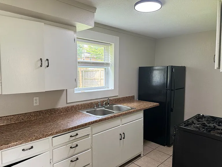 408 W Grove Ave #B — Photo 22