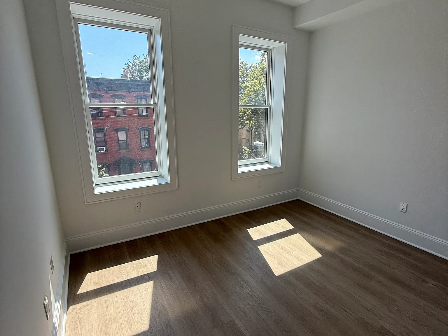 2 bed, 700 sqft, $3,600 — Photo 4