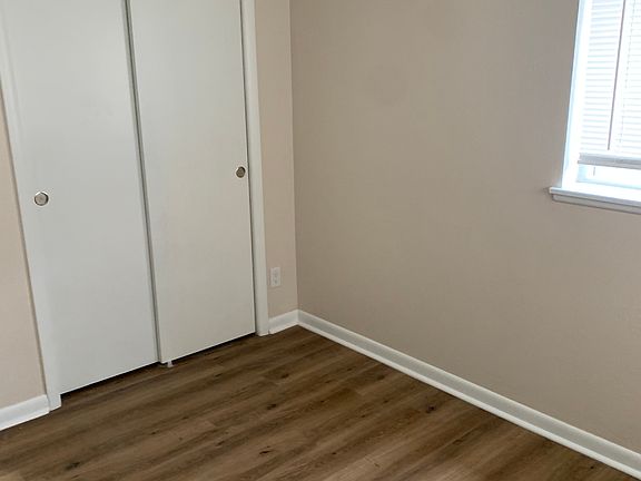 5th image of 1108 Alford St