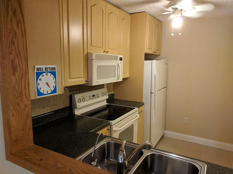 1250 NE 125th St #312C — Photo 21