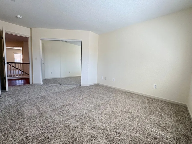 5454 Gold Creek Cir — Photo 24