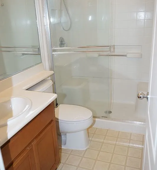 467 E Legacy Dr — Photo 2
