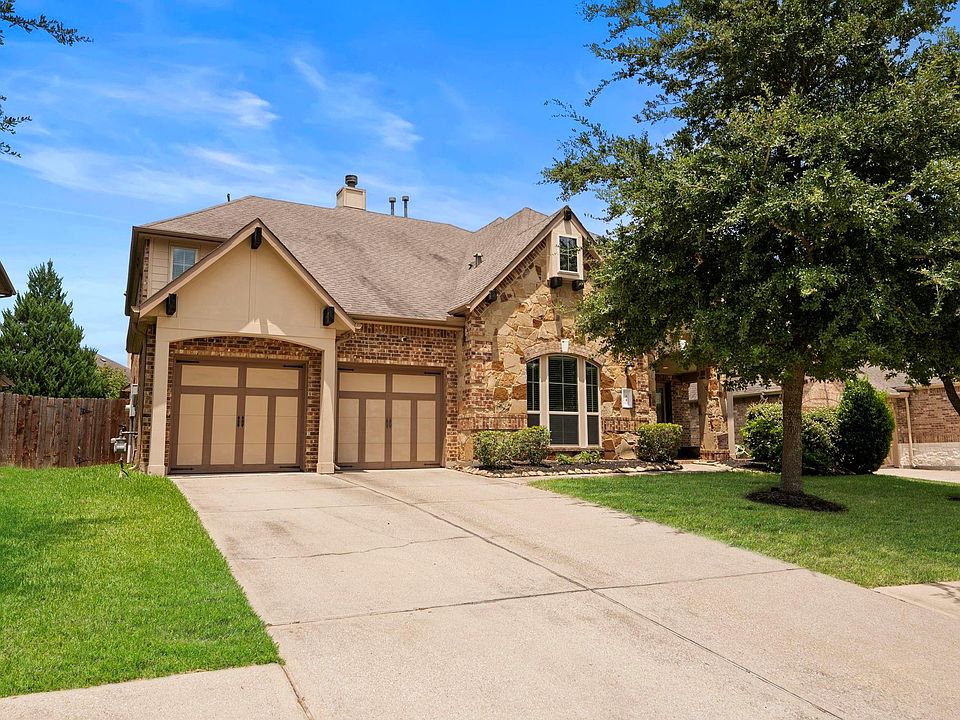 1st image of 51 Chestnut Meadow Dr