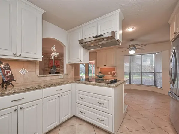 9314 Bankside Dr, Houston, TX 77031