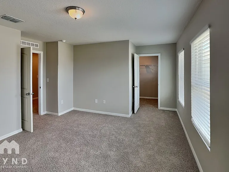 320 Daffodil Ln — Photo 15