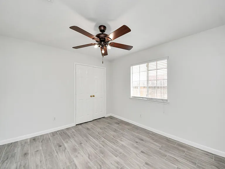 22722 Birch Point Dr — Photo 36