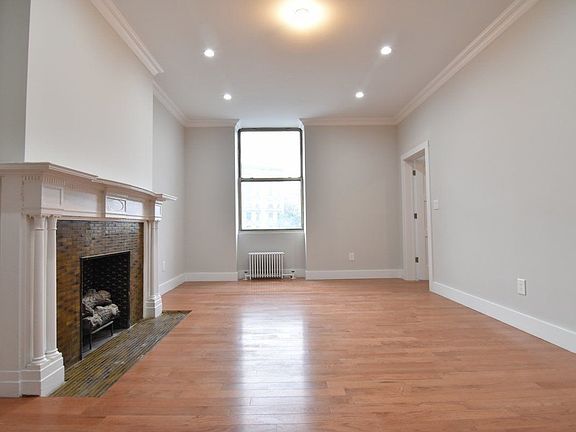 2nd image of 1925 A C Powell Blvd APT 3N