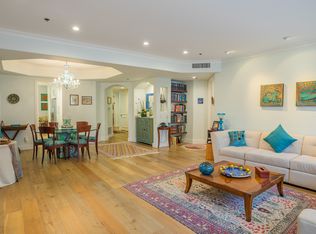 125 S Oakhurst Dr APT 102, Beverly Hills, CA 90212
