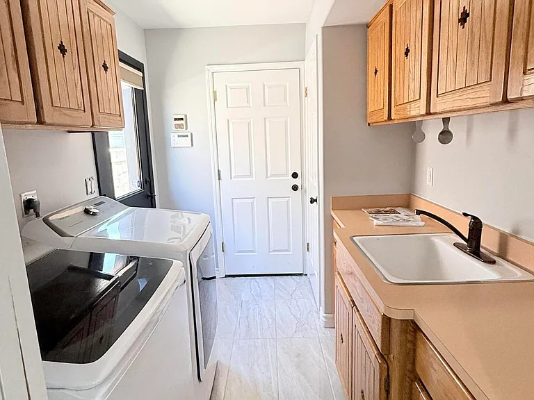 1406 E Tierra Buena Ln — Photo 17