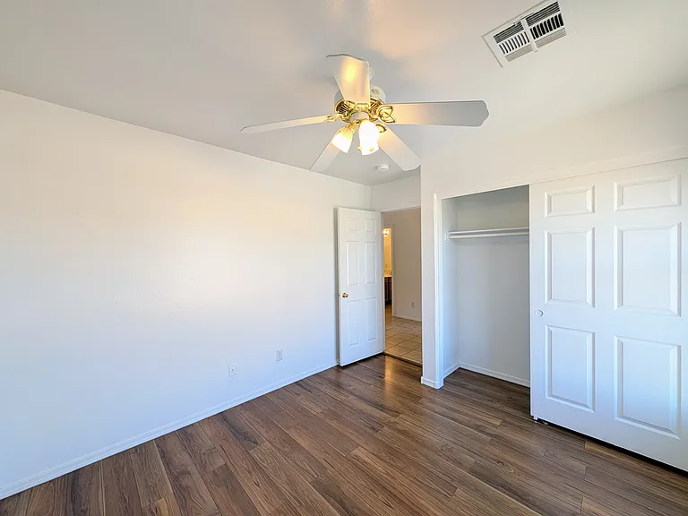 6416 N 78th Ln — Photo 38