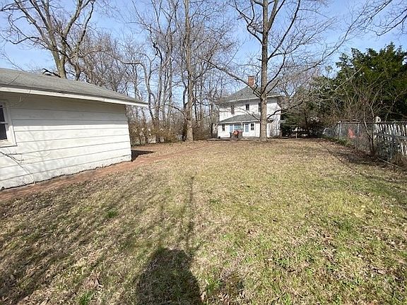 2nd image of 820 4th St